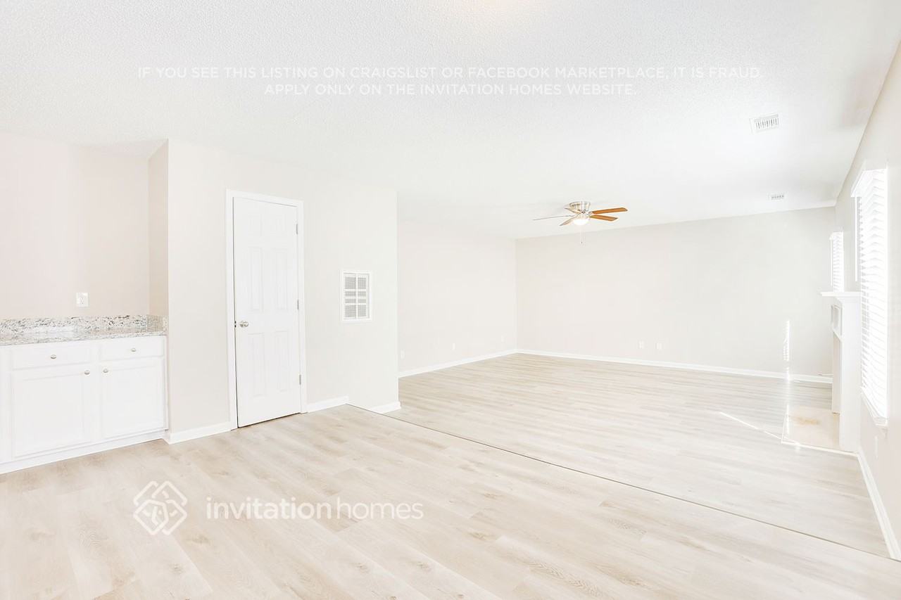 7430 Spoleto Loop - Photo 3 of 27