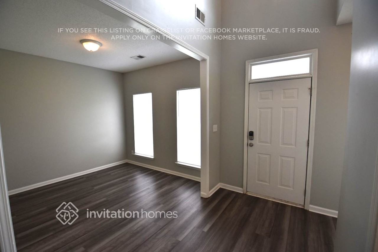 211 Everett Park Dr - Photo 2 of 18