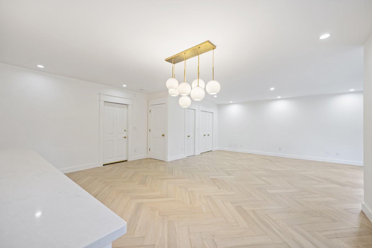 105-67 Sydenham Street - Photo 3 of 13