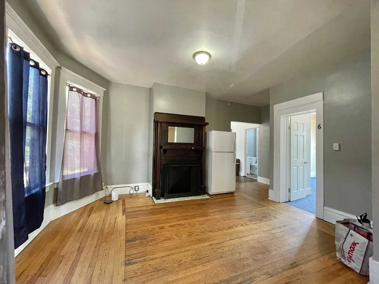 1744 8th Ave - Photo 5 of 26