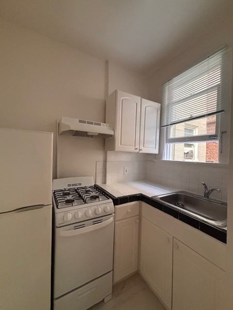 81 9th St #209 - Photo 3 of 5