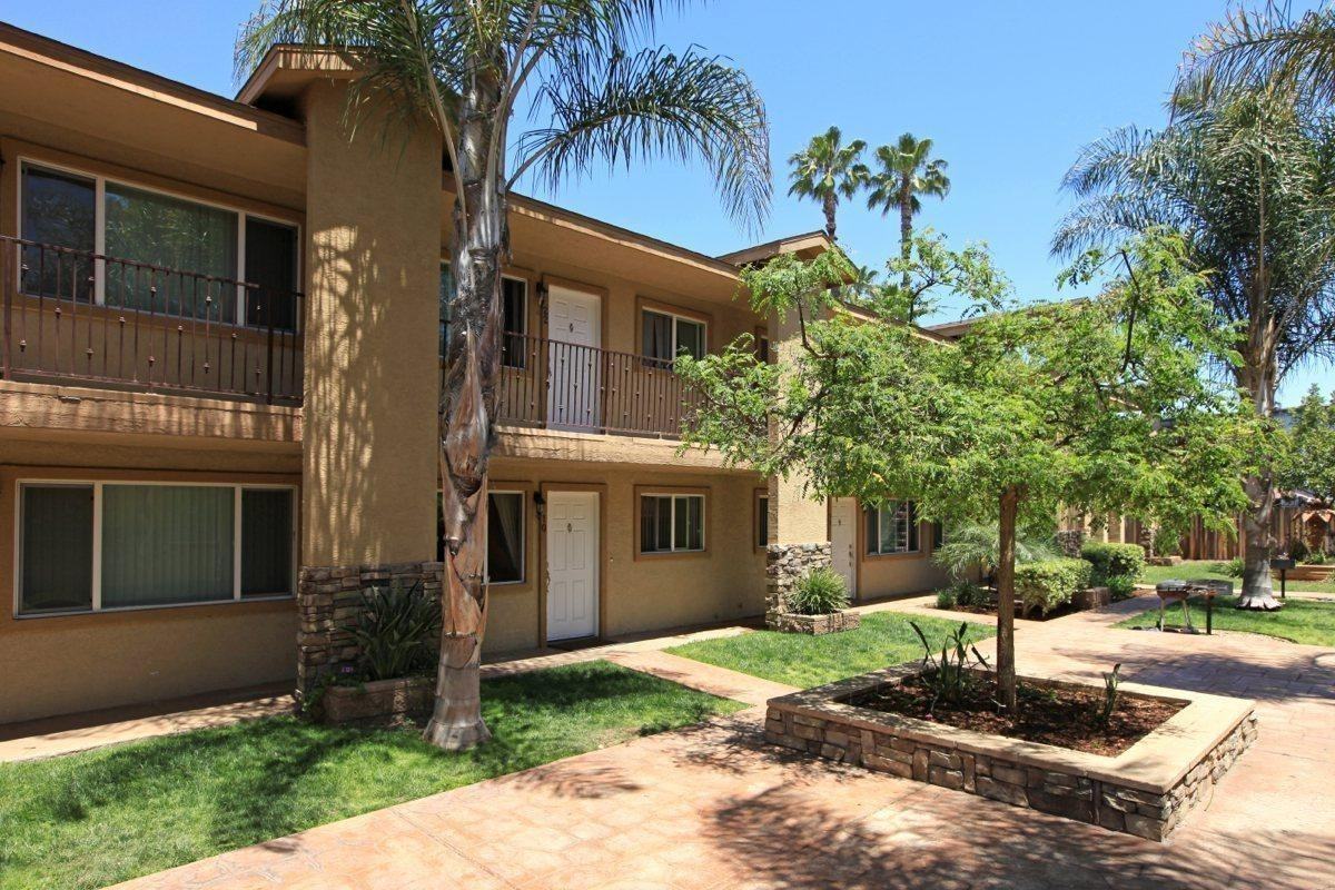 El Palacio - Photo 3 of 28