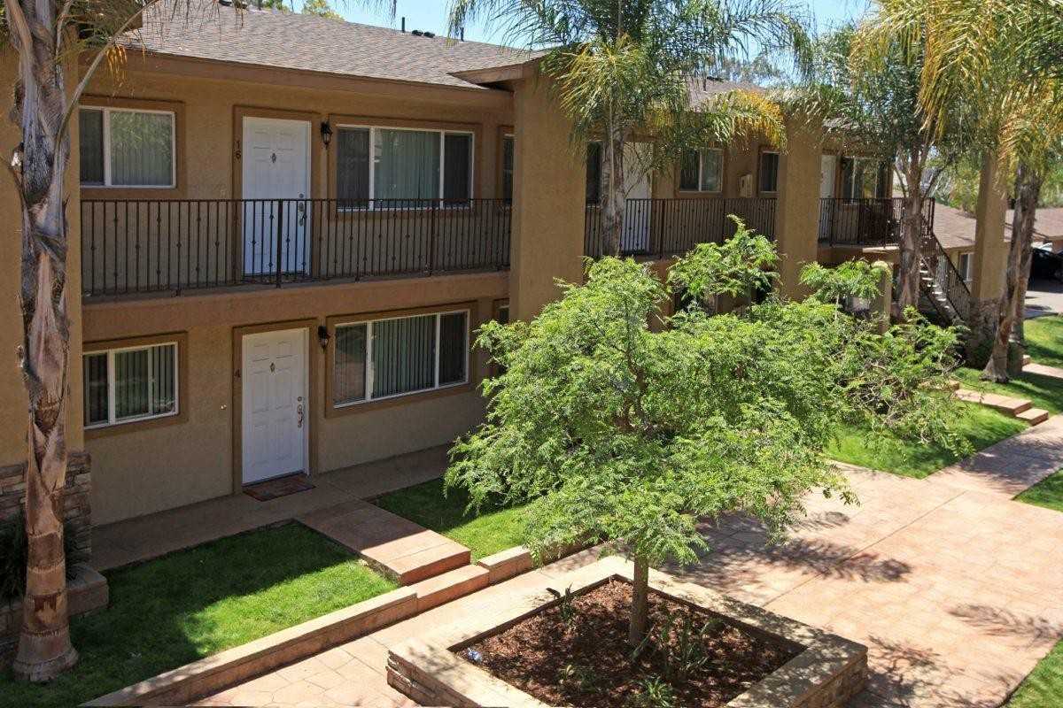 El Palacio - Photo 7 of 28