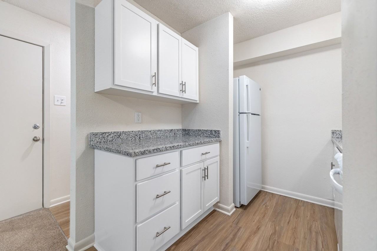 Surfrider - Photo 2 of 31