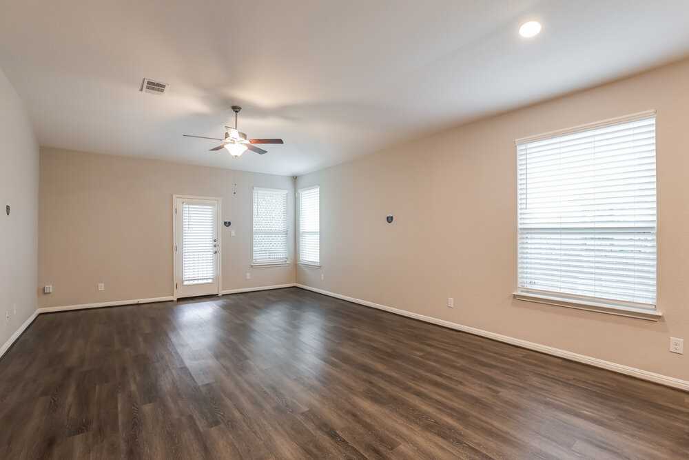 13338 Badlands Bnd - Photo 4 of 16