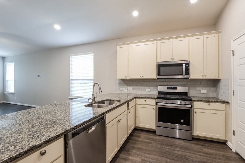 13338 Badlands Bnd - Photo 7 of 16