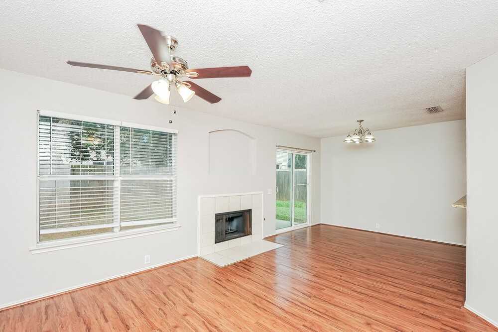 8564 Charleston Ave - Photo 4 of 17