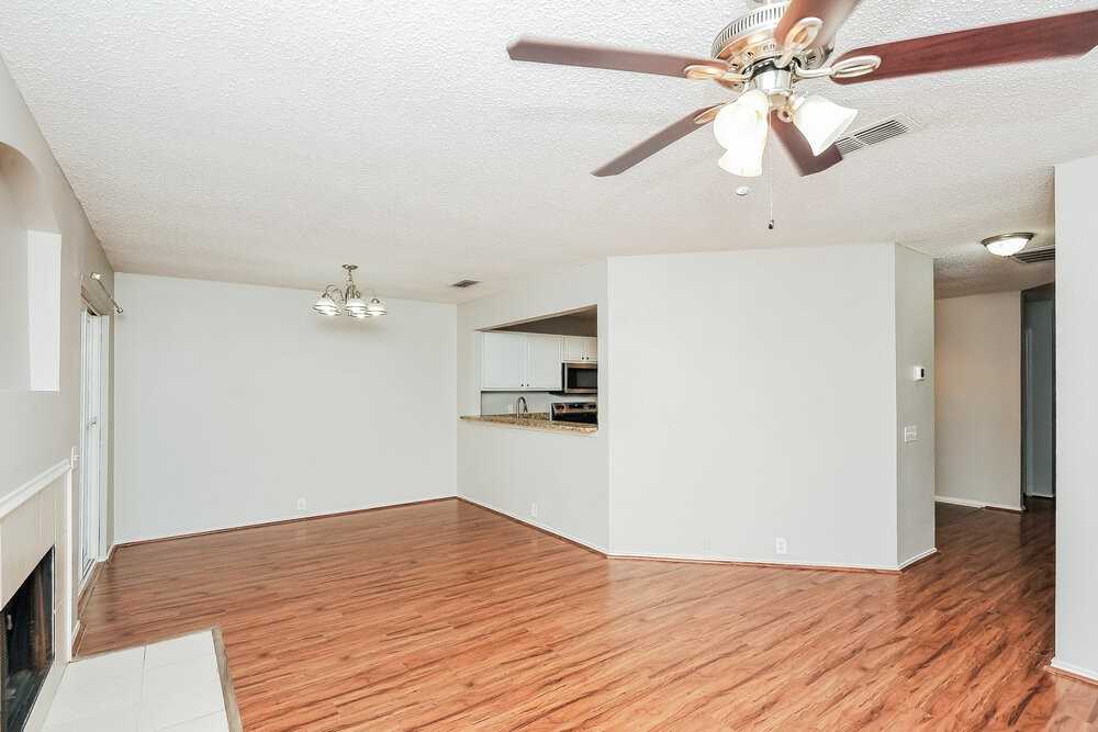 8564 Charleston Ave - Photo 5 of 17