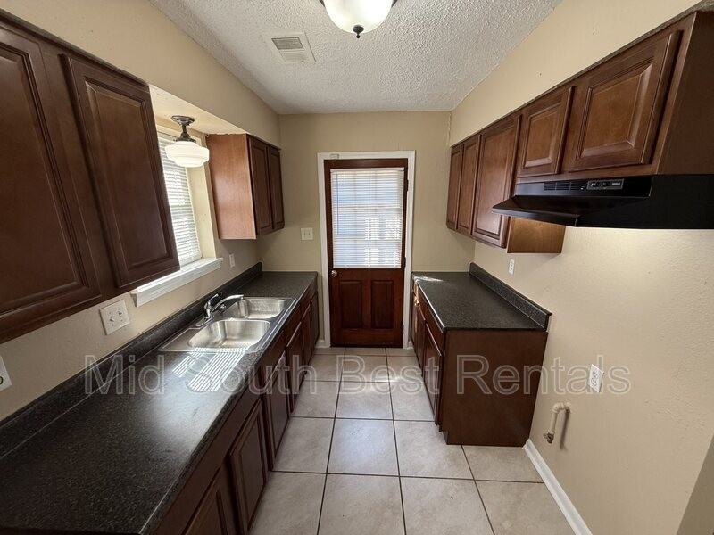 5332 Cedar Bluff Dr - Photo 3 of 11