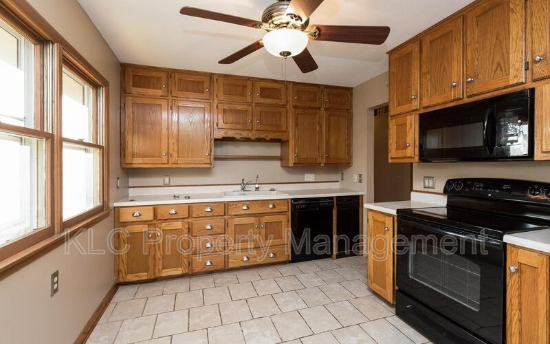 230 Bellaire Drive - Photo 2 of 29