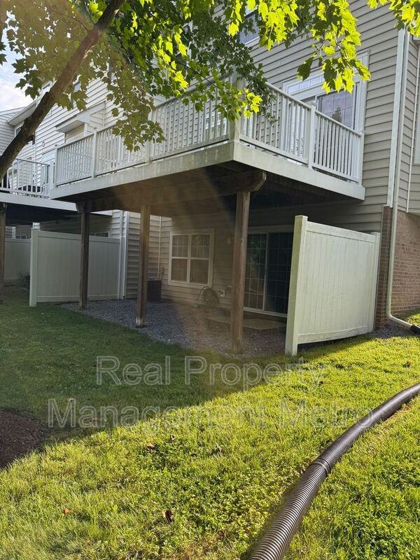 9725 Evening Bird Ln - Photo 3 of 26