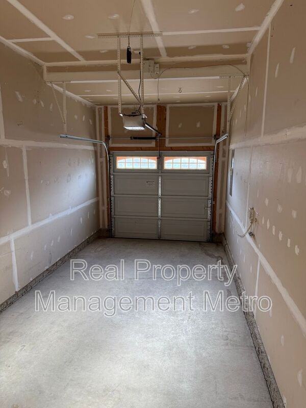 9725 Evening Bird Ln - Photo 5 of 26