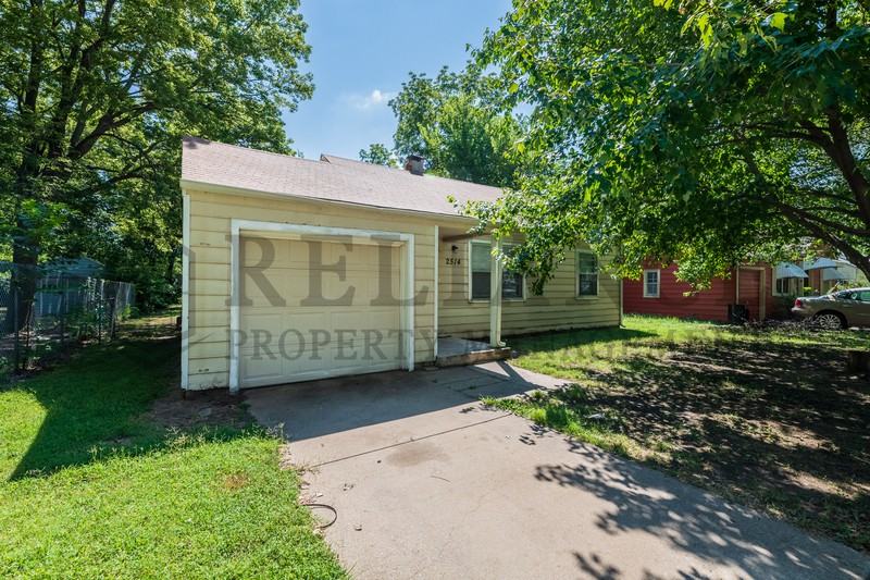 2514 S Mead St - Photo 2 of 20