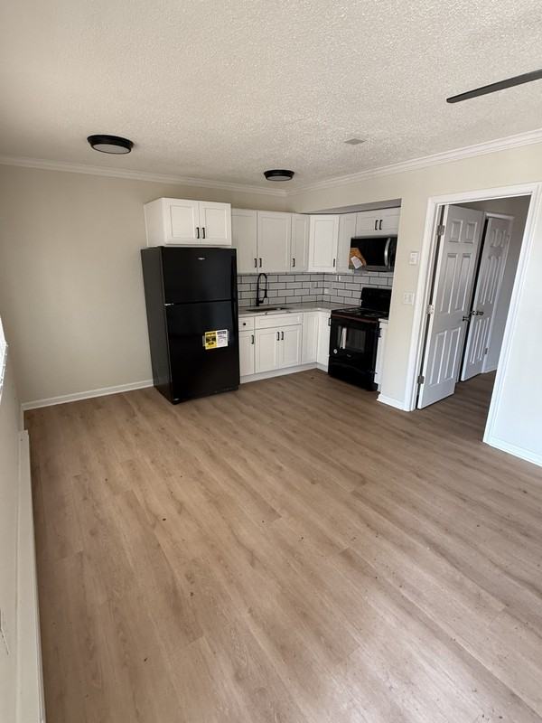 255 W Ocean View Ave - Photo 3 of 8