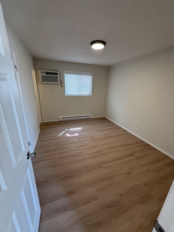 255 W Ocean View Ave - Photo 5 of 8