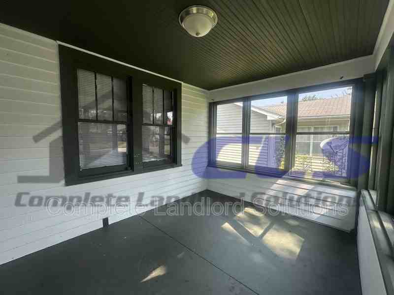 2409 S 9th St - Photo 2 of 12