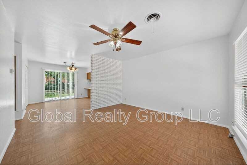 121 Rosewood Dr - Photo 6 of 26
