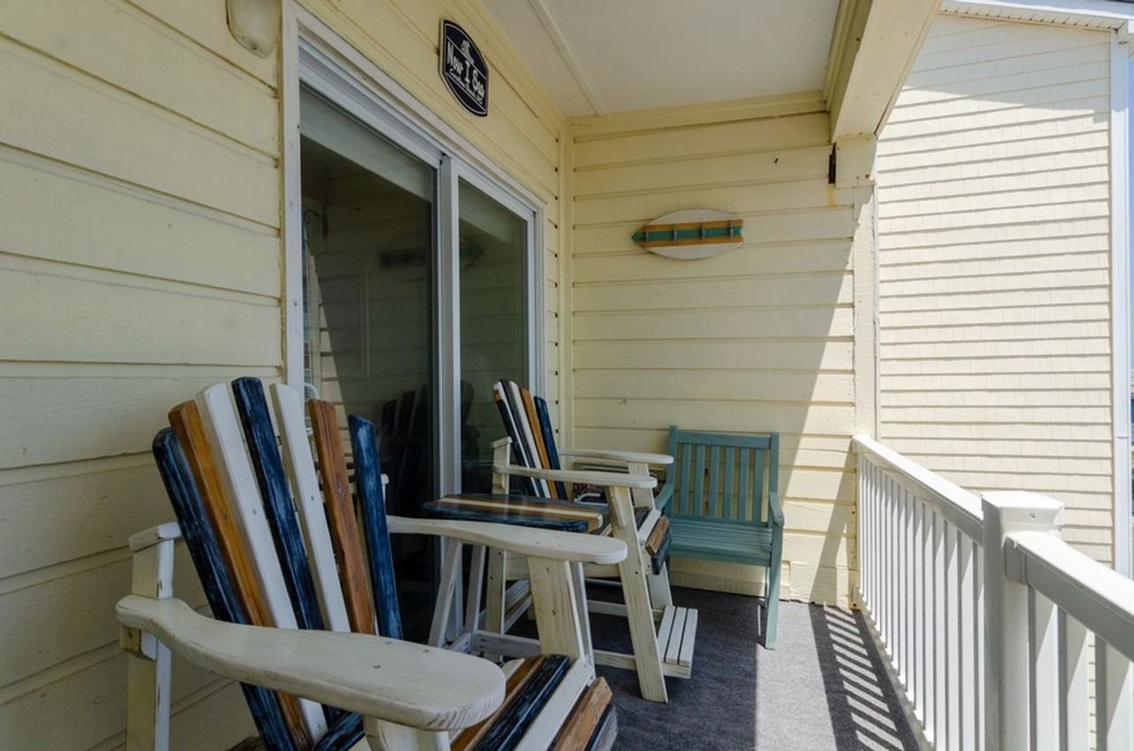 1004 Carolina Beach Ave S - Photo 5 of 35