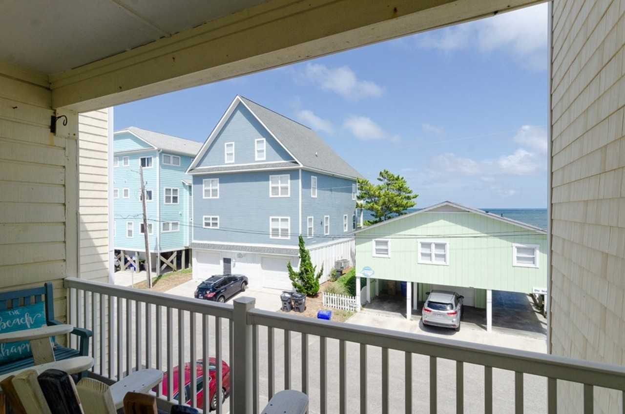 1004 Carolina Beach Ave S - Photo 6 of 35