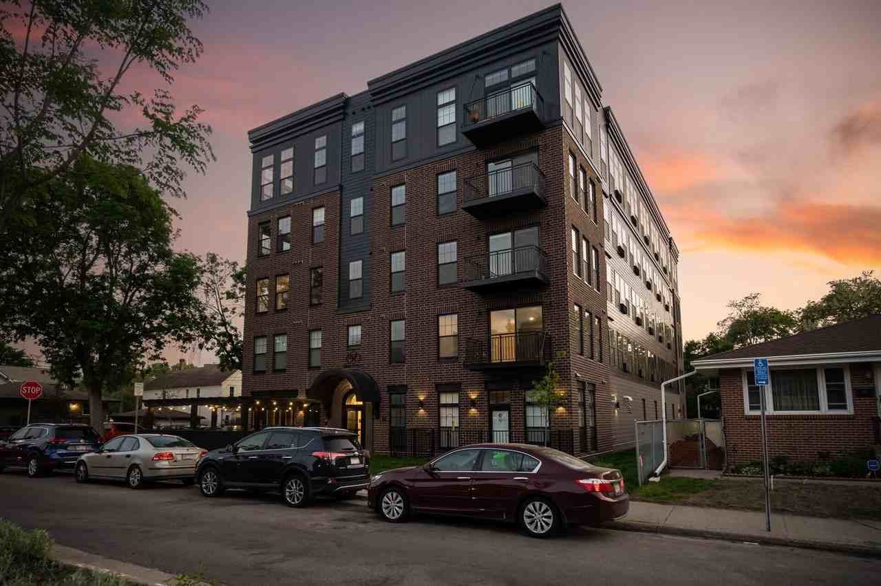 1000 Main Street Apartments - Photo 5 of 42