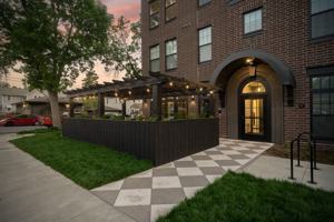 featured image of 1000 Northeast Main Street