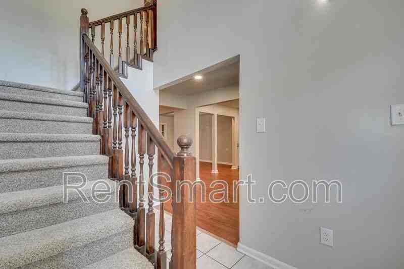 2913 Running Creek Ln - Photo 3 of 37