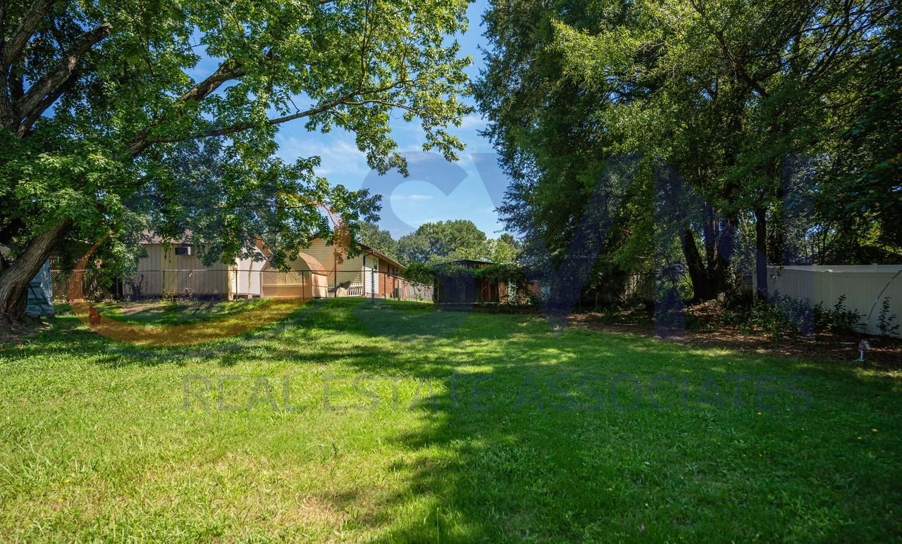 1122 Fiske Street - Photo 4 of 13