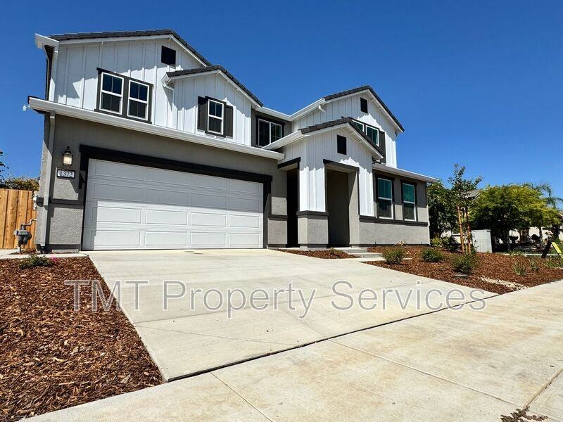 1372 Redford Way - Photo 3 of 37