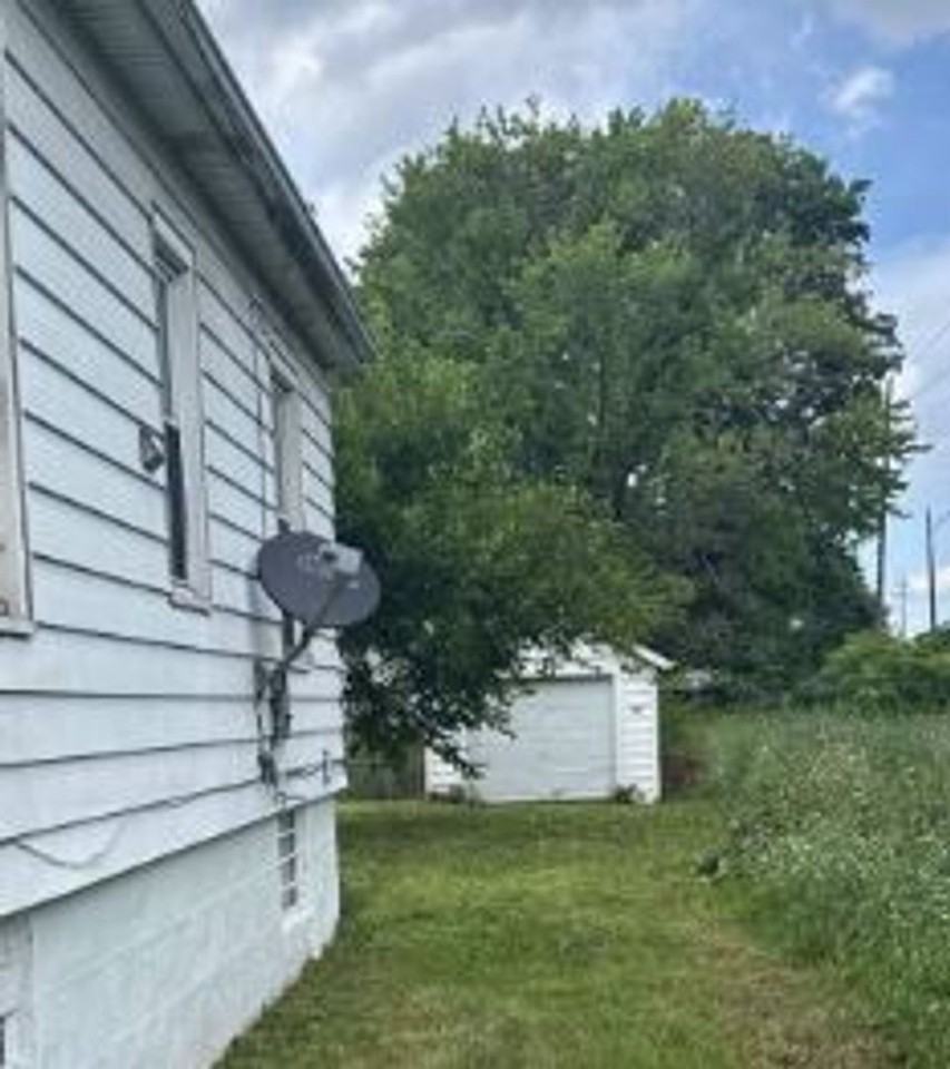 605 Fremont Ave - Photo 3 of 3