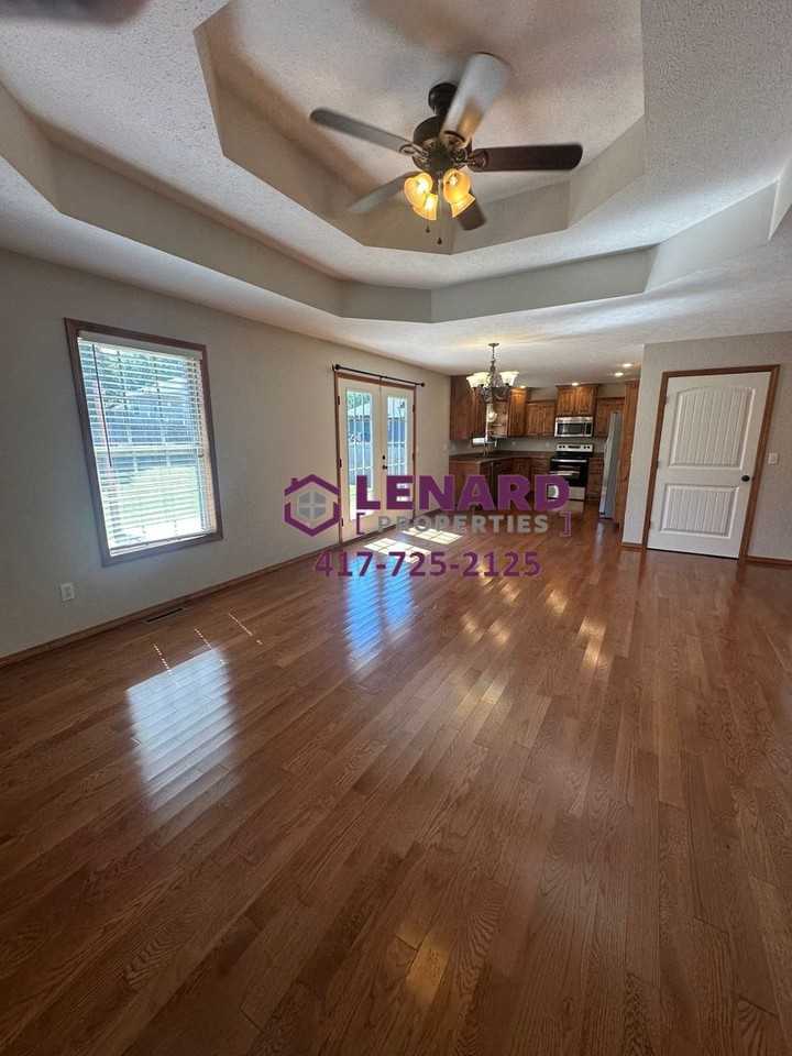 1424 South Solaira Street - Photo 5 of 17