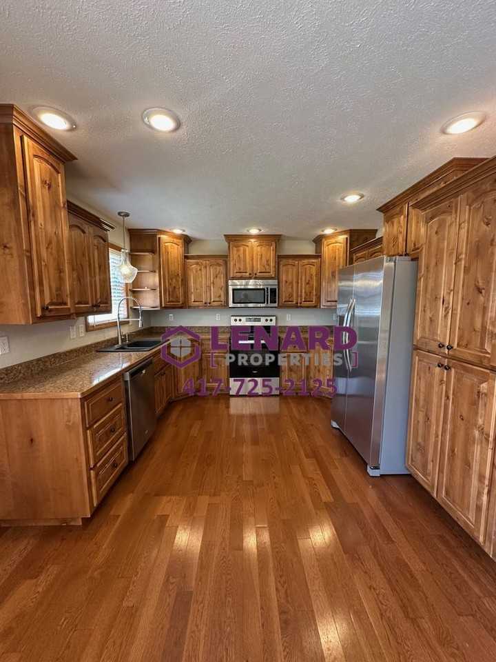 1424 South Solaira Street - Photo 6 of 17