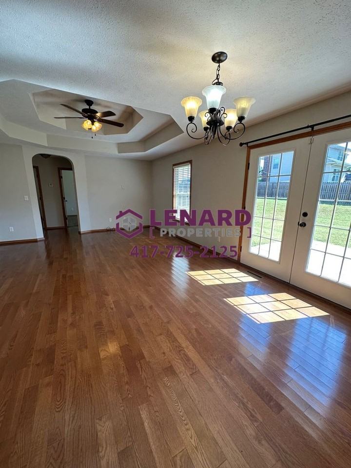 1424 South Solaira Street - Photo 7 of 17