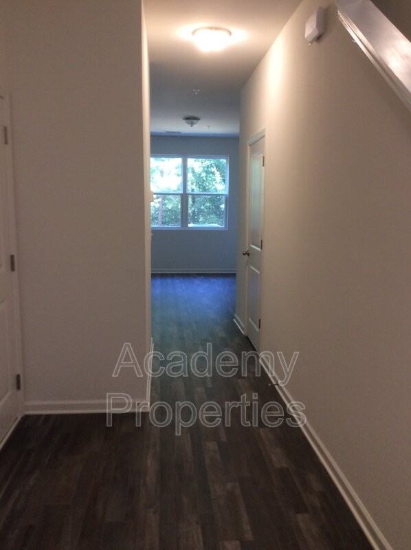 1627 Larkspur Trl - Photo 2 of 14