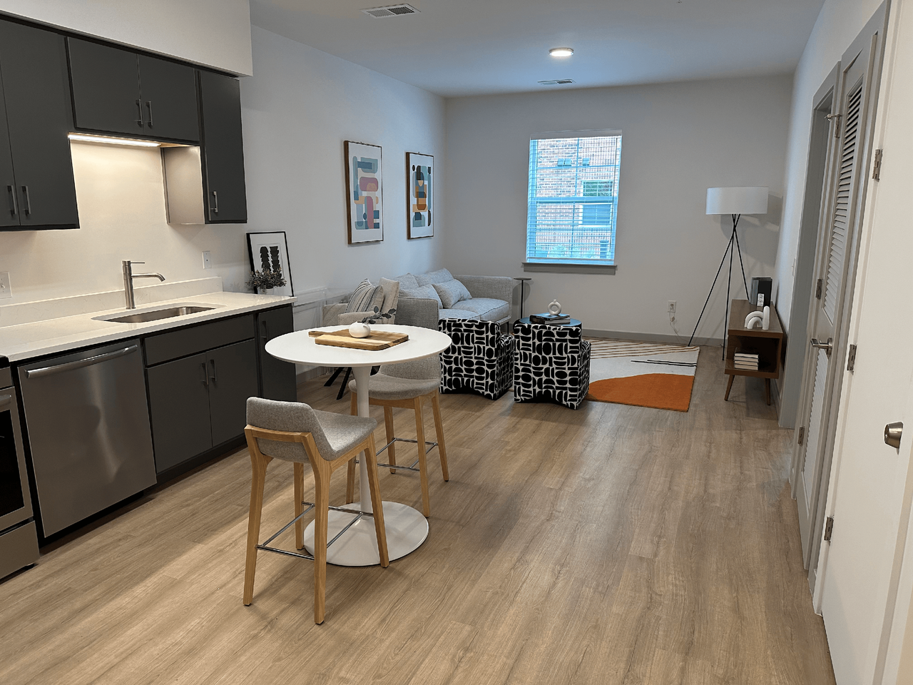 NOON Ingram - Photo 6 of 30