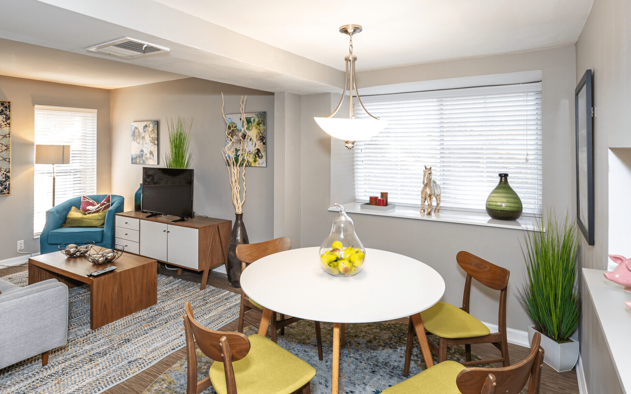 Arlington Apartments - Photo 2 of 24