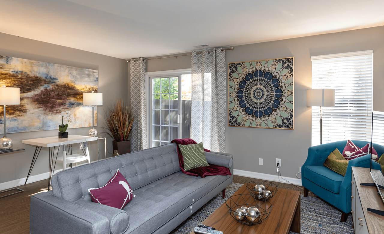 Arlington Apartments - Photo 5 of 24