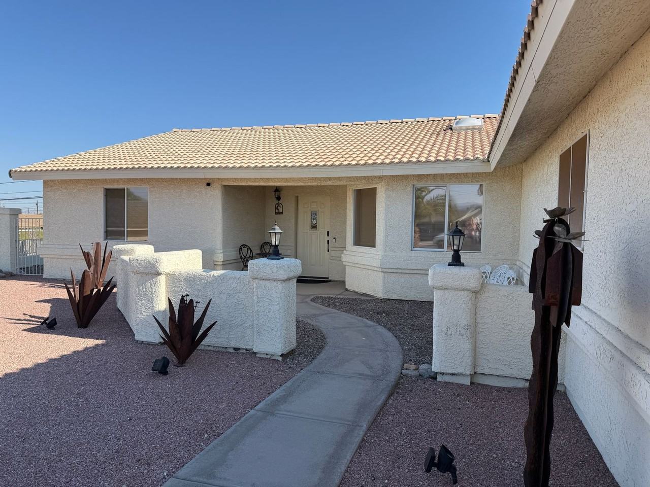 3095 Saratoga Ave - Photo 2 of 21