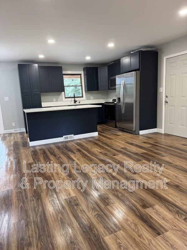 192 Fostall Dr - Photo 4 of 25