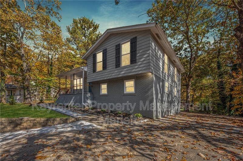 1056 Azalea Cir - Photo 2 of 35