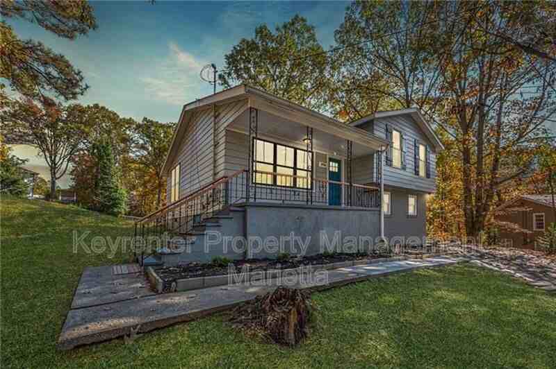 1056 Azalea Cir - Photo 5 of 35