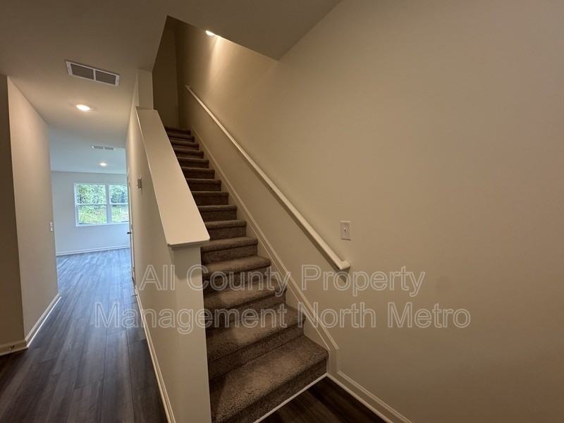 268 Rydal Way - Photo 6 of 17