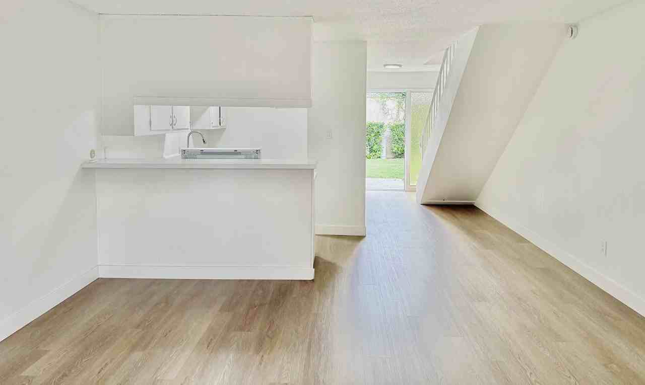 Townhome 2 bed 1.5 Bath in Anaheim - Photo 3 of 18