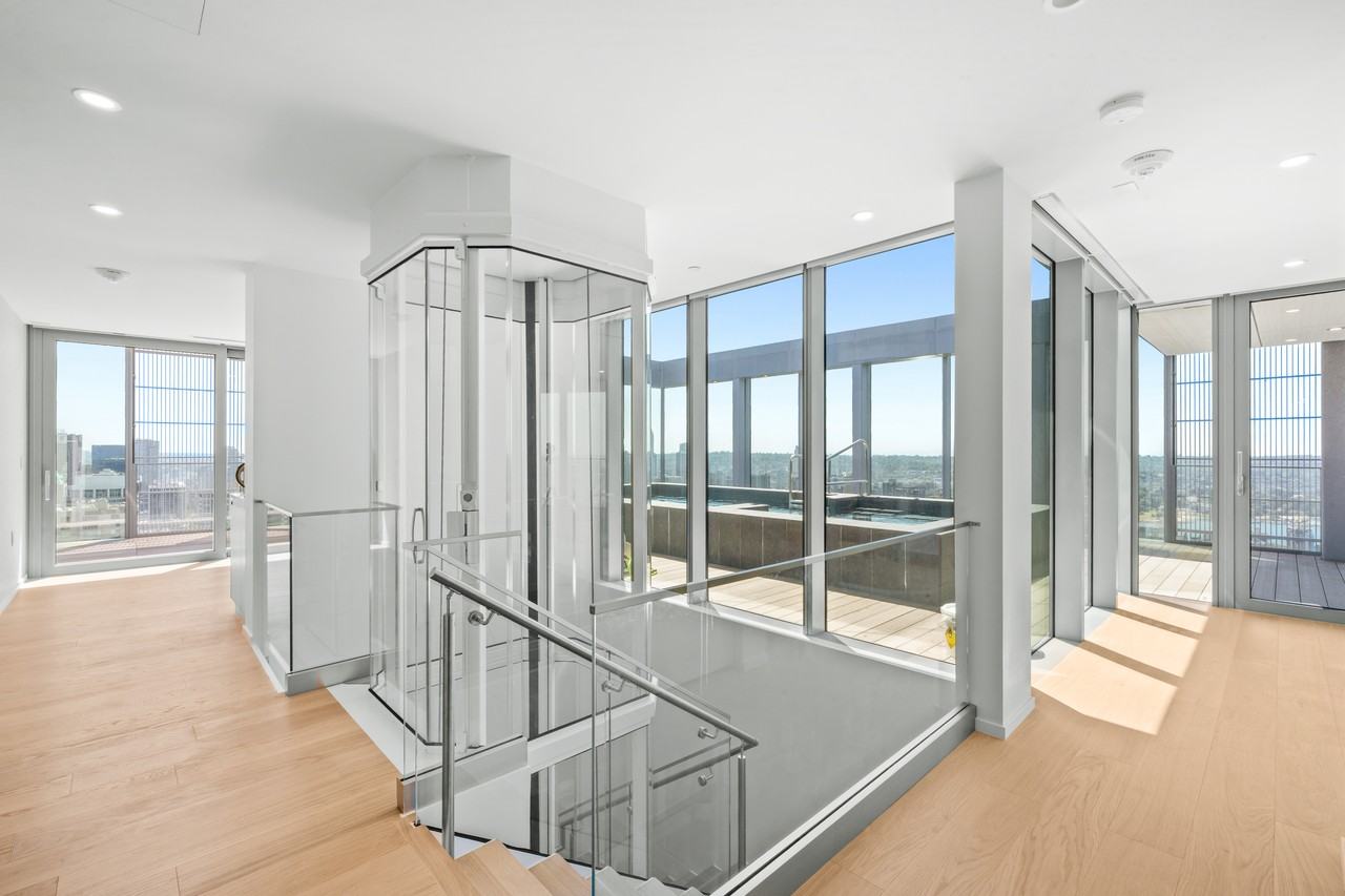 1568 Alberni Street - Photo 11
