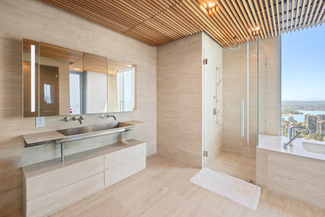1568 Alberni Street - Photo 14