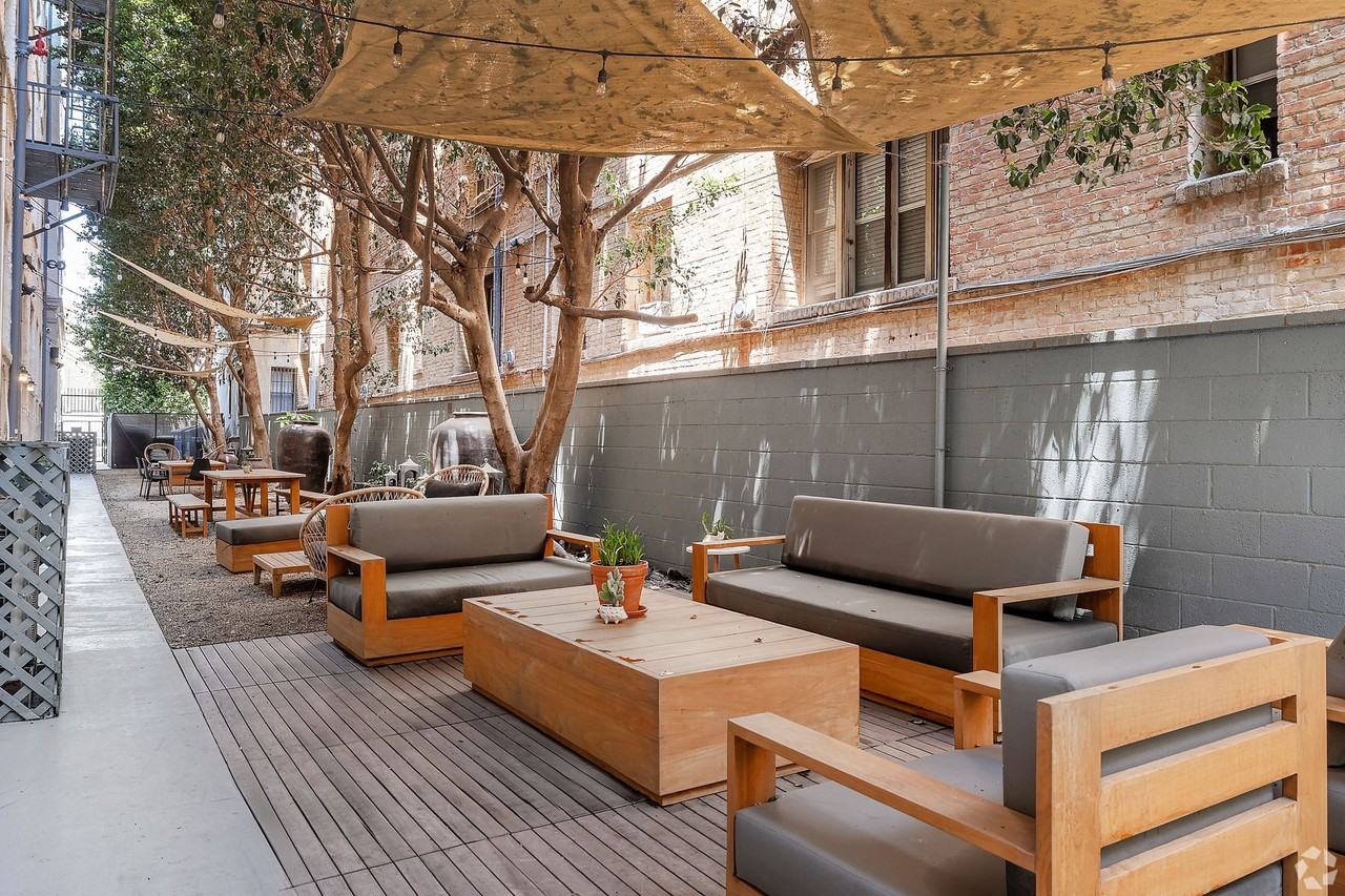 The Commodore - Photo 2 of 34