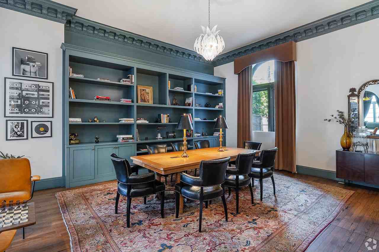 The Commodore - Photo 7 of 34