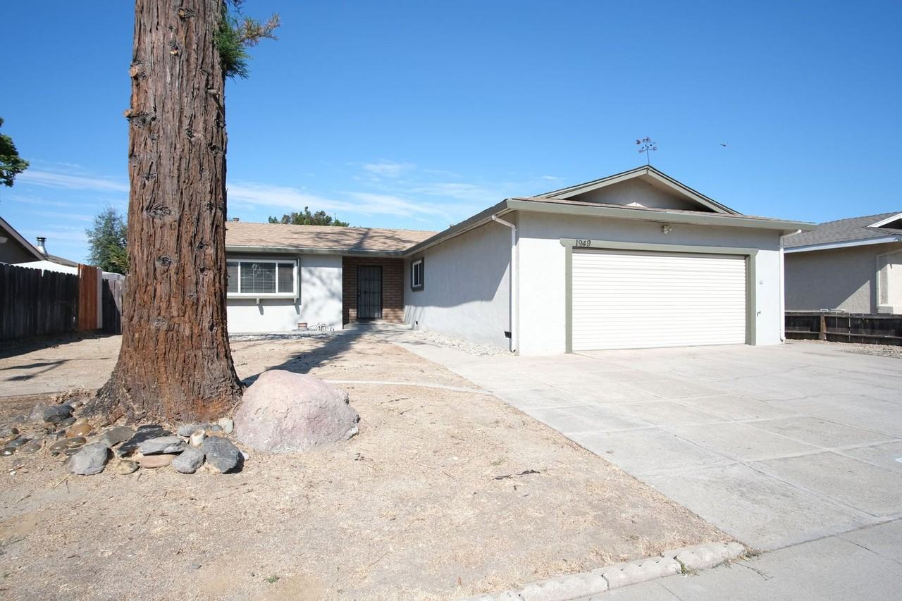 1949 Shushan Dr - Photo 2 of 17