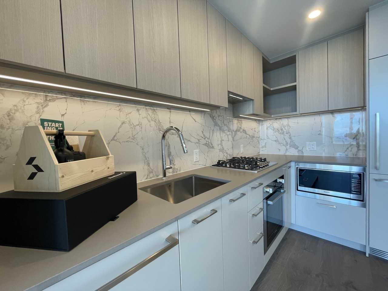 6468 Willingdon Avenue - Photo 3 of 12