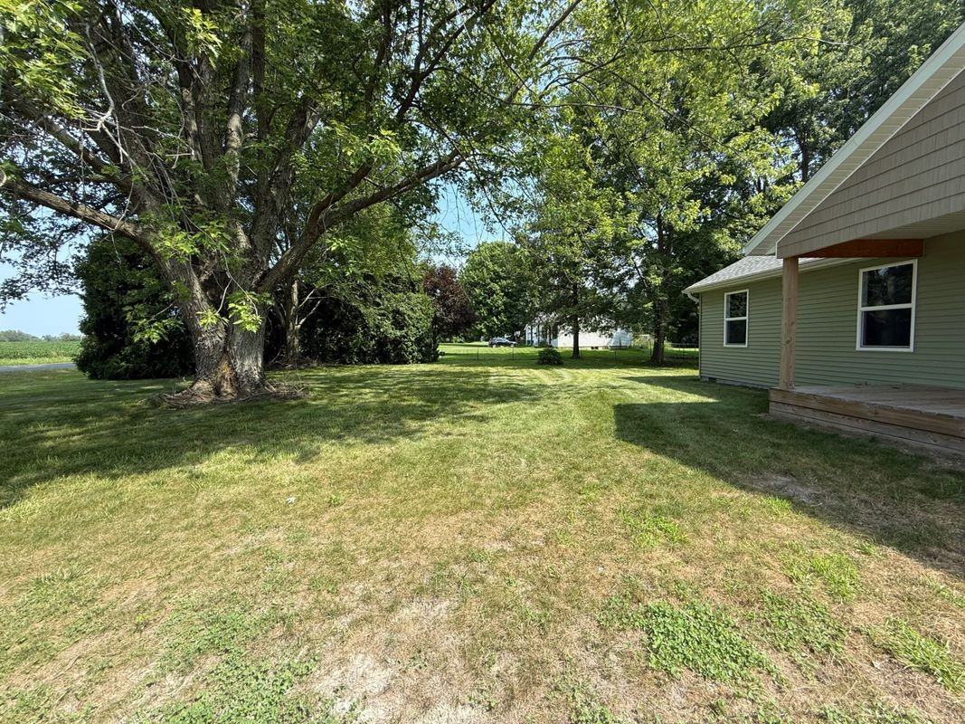 6256 Oak Rd - Photo 2 of 17