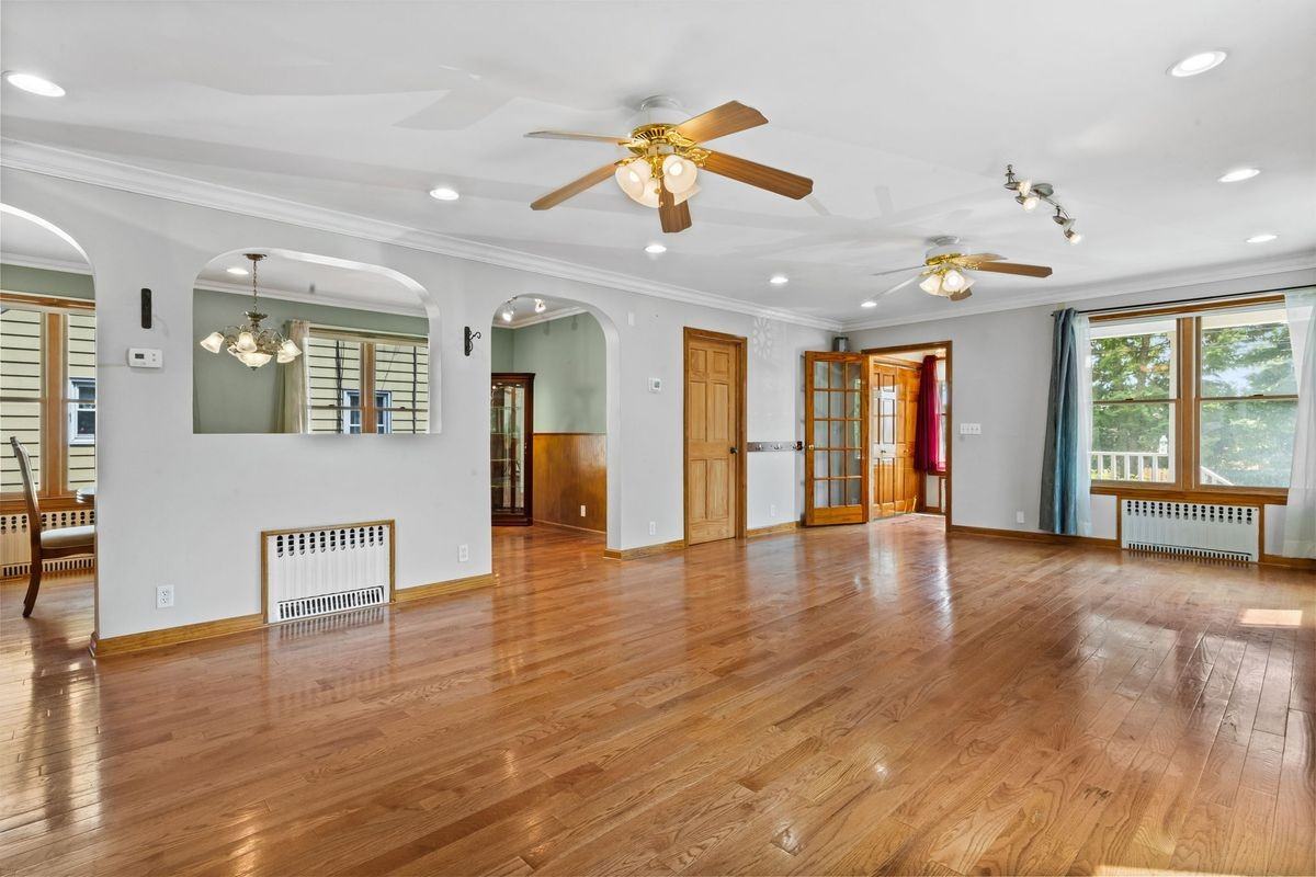 74 Myrtle Street Ext - Photo 3 of 44
